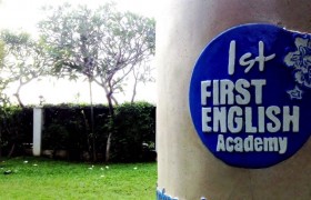 《First English 語言學校》位於鄉村，環境非常清幽