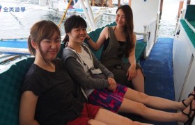 《IDEA Academia 語言學校》搭乘「螃蟹船」出海，等等要享用美味的海鮮大餐囉！