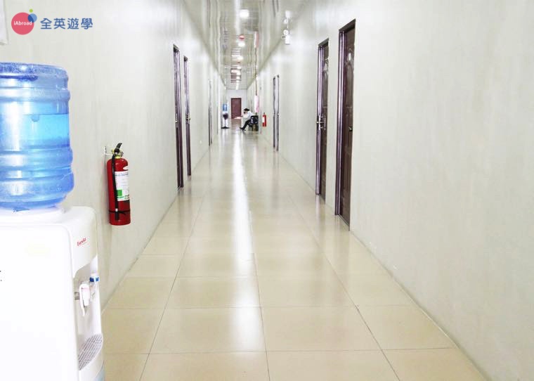 《IDEA Cebu 語言學校》學生宿舍走廊