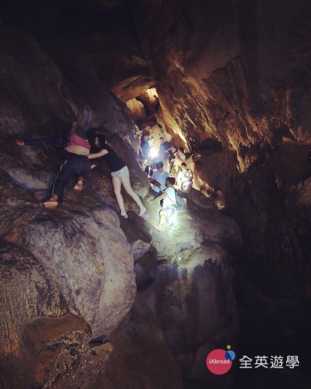 ▲ 「Sagada 薩加達鐘乳石洞」是個熱門景點！很多遊客都來地底洞穴探險！