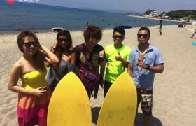 《Baguio JIC 語言學校》週末學生一起去衝浪！