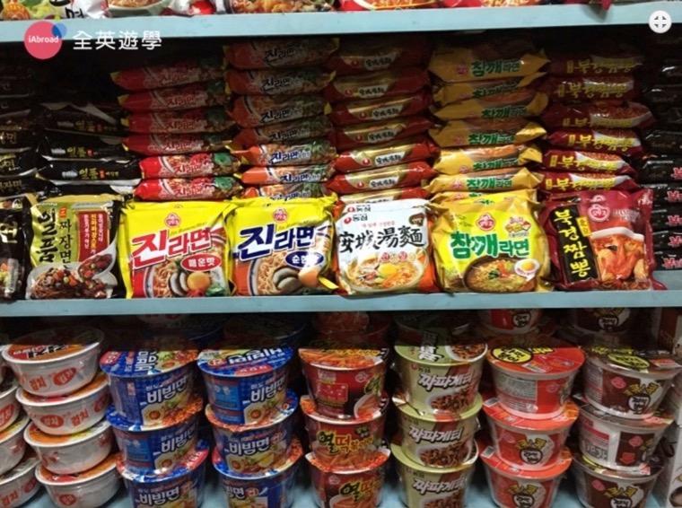 ▲ 辛拉麵、泡菜餅乾，韓國零食買不完