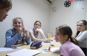 《IDEA Academia 語言學校》小班制團體課，許多來自俄羅斯的學生！