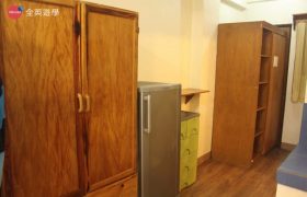 《Baguio JIC 語言學校》口說強化＆雅思校區 (PSI) 學生宿舍，提供冰箱和衣櫥