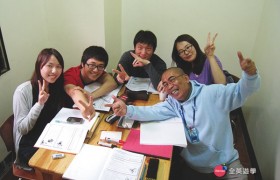 《MONOL碧瑤 語言學校》一對四小班團體課