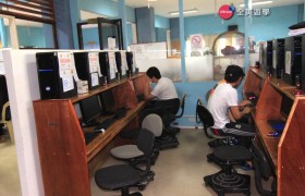 HELP Longlong 語言學校 公用電腦區
