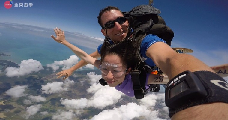 ▲ 28歲生日這天來凱恩斯高空跳傘 Sky diving ，體驗雲端飛翔的刺激感，一生一定要嘗試一次！